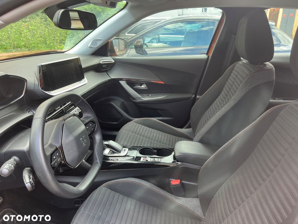 Peugeot 2008 50kWh Allure - 9
