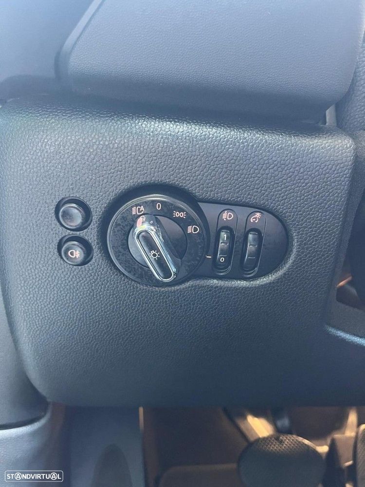 MINI 5 Portas One Classic Auto - 17