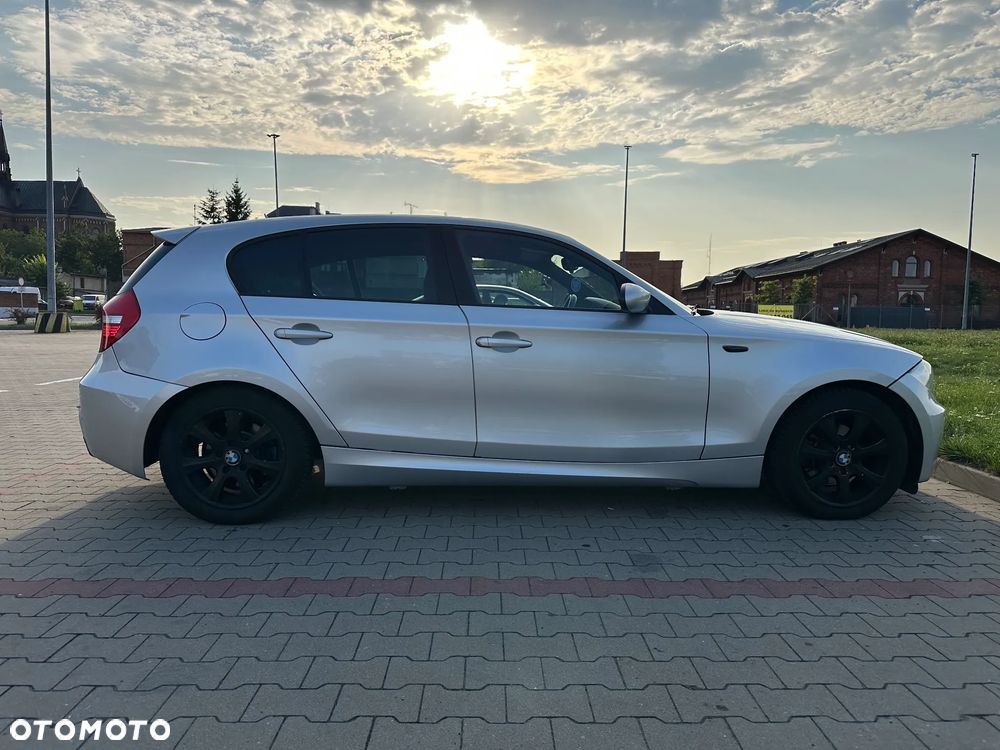 BMW Seria 1 120i - 3