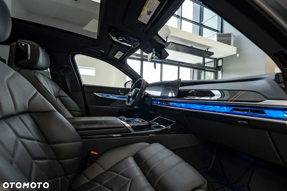 BMW Seria 7 740Li xDrive - 39