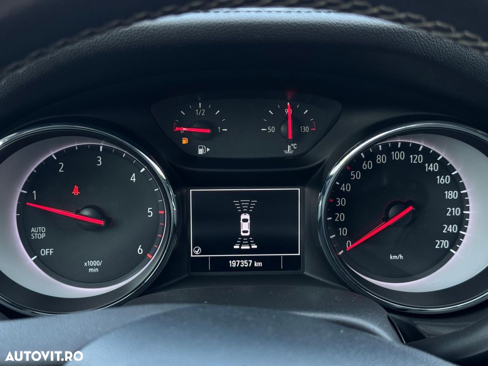 Opel Insignia - 11