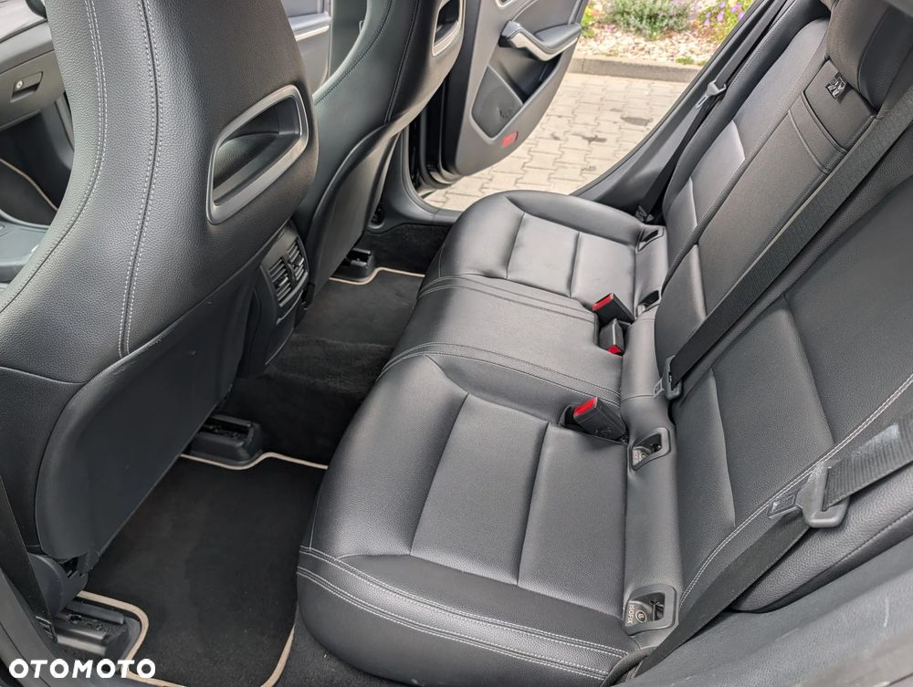 Mercedes-Benz CLA 250 4-Matic - 9