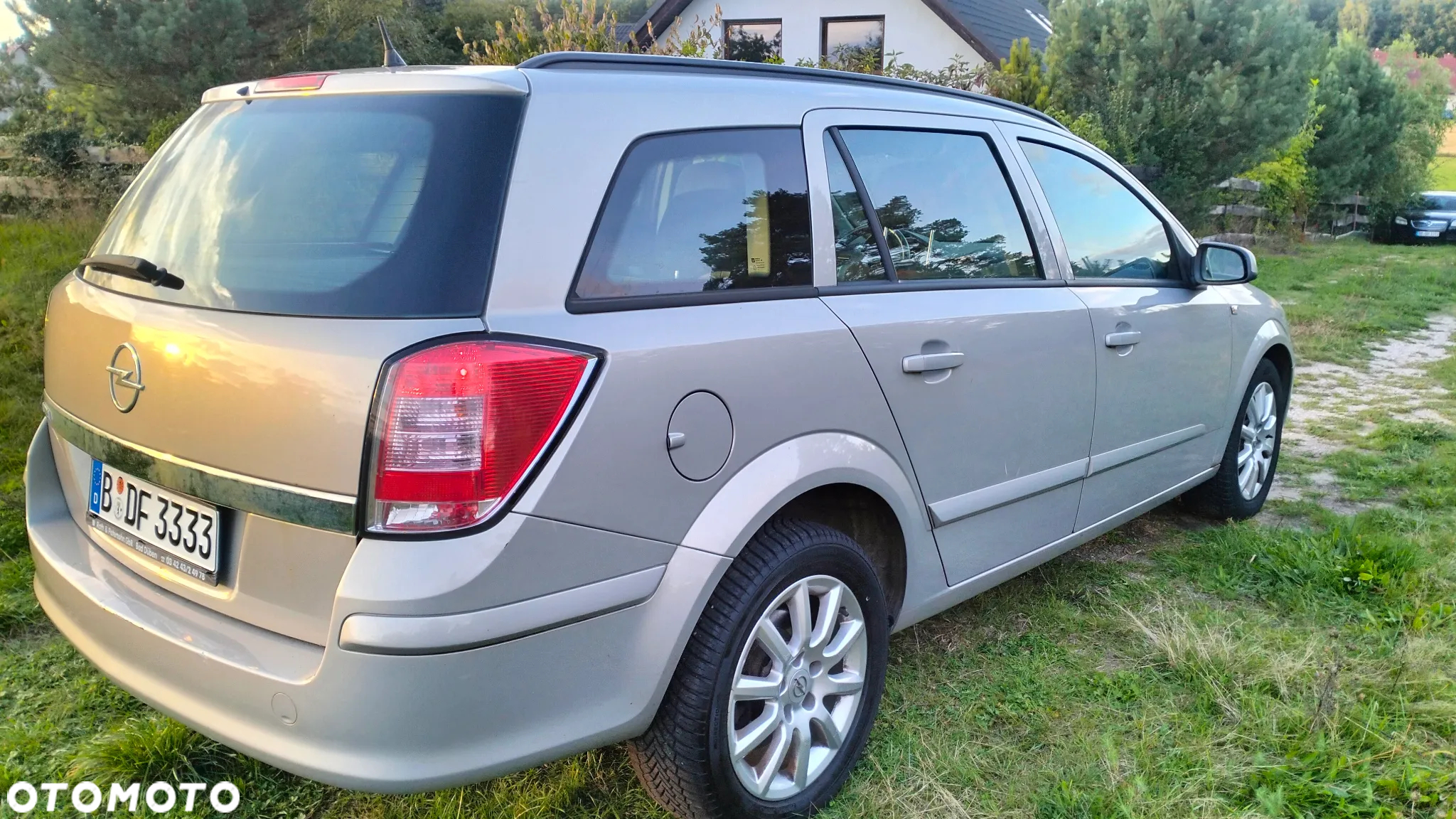 Opel Astra 1.6 Caravan Cosmo - 23