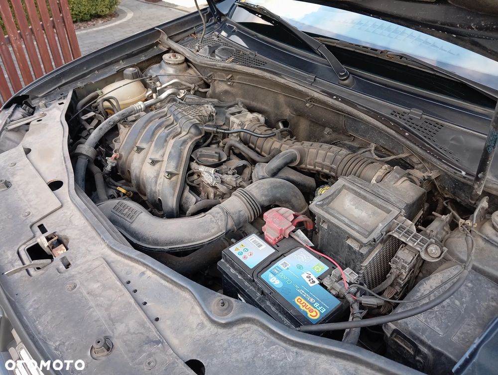 Dacia Duster 1.6 SCe Laureate S&S - 8