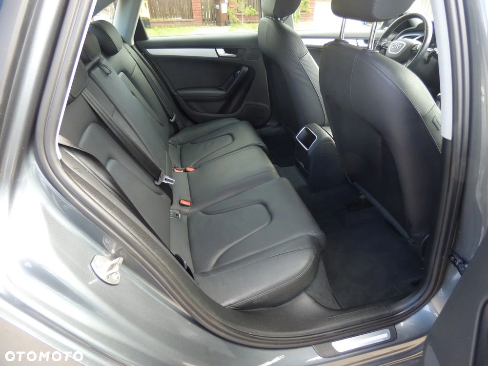 Audi A4 Limousine - 16