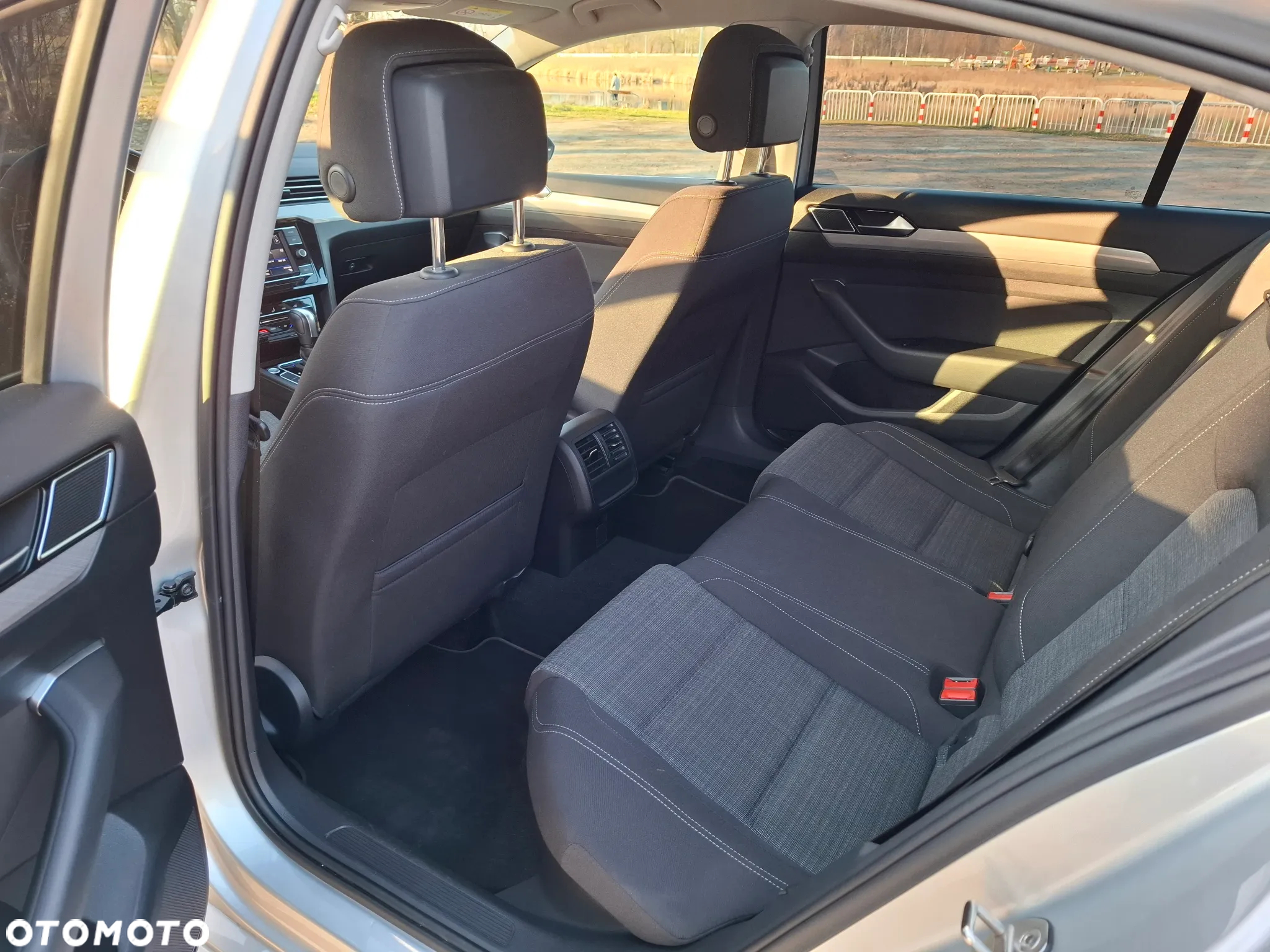 Volkswagen Passat - 18