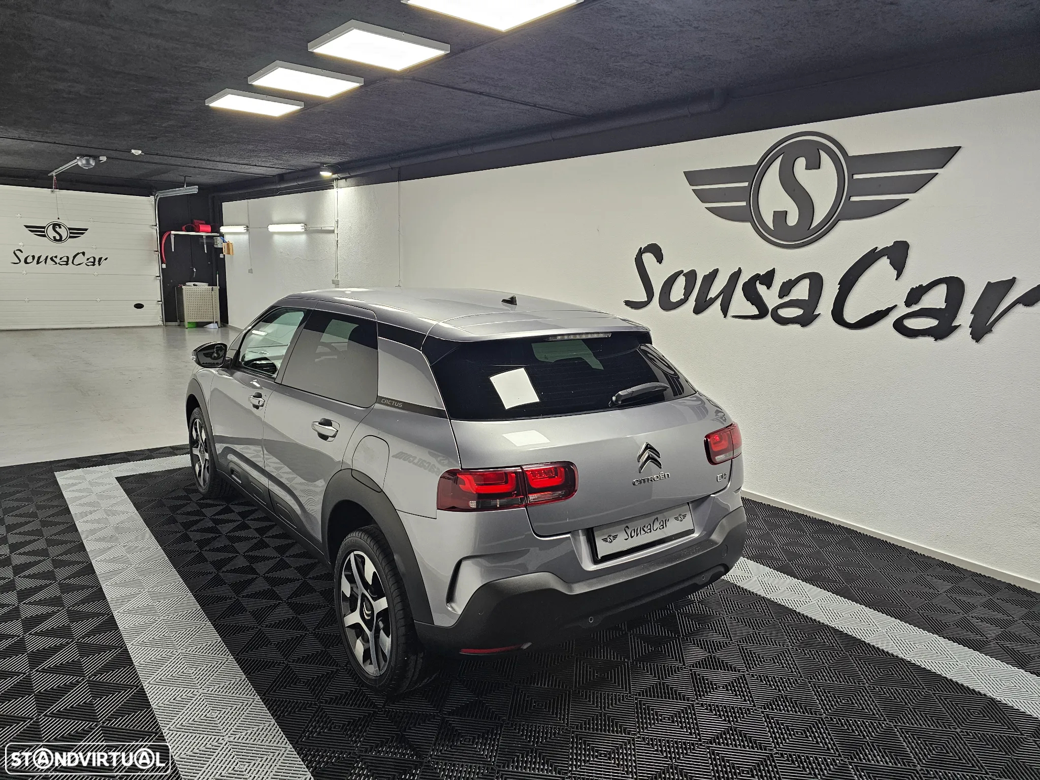 Citroën C4 Cactus 1.2 PureTech Shine EAT6 - 2