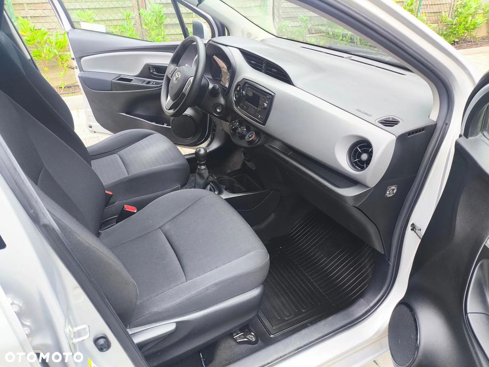 Toyota Yaris 1.5 Active - 11