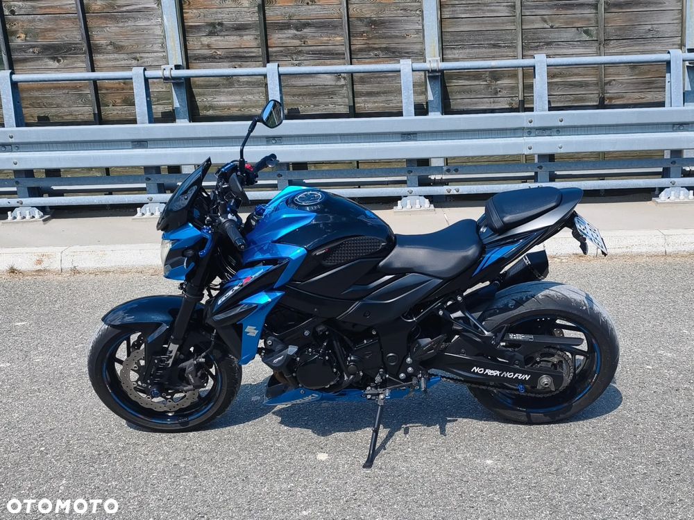 Suzuki GSX - 11