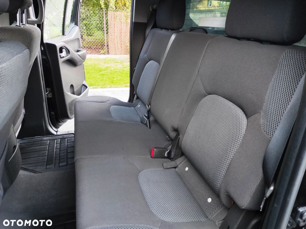 Nissan Navara 2.5 D Platinum - 17