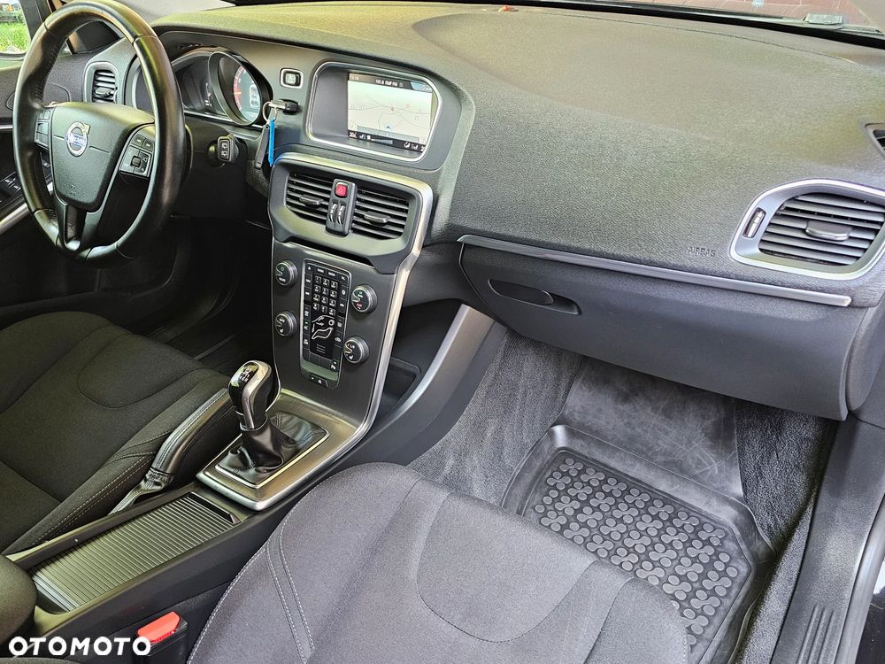 Volvo V40 T2 Linje You - 24