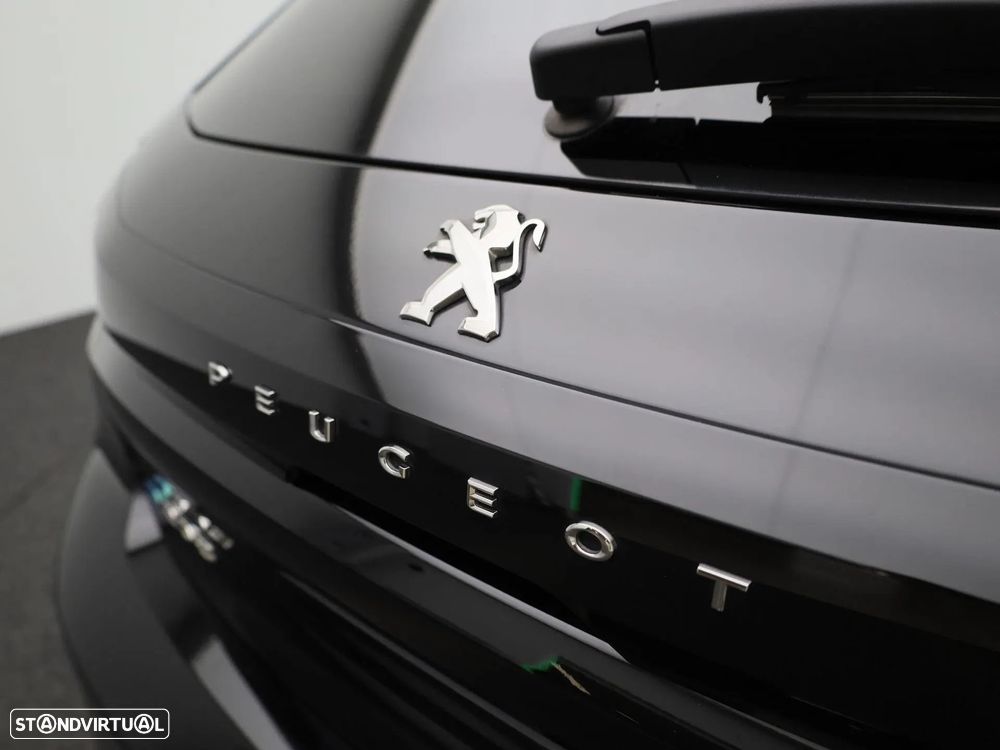 Peugeot e-208 GT - 12