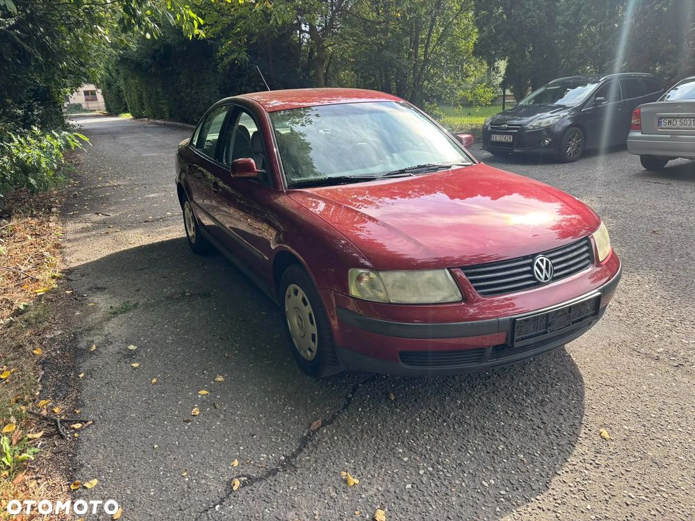 Volkswagen Passat 1.8 Comfortline - 1