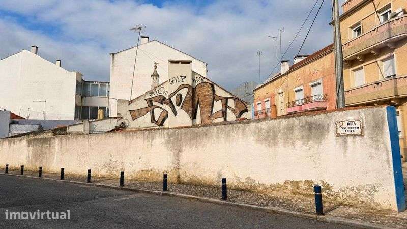 Moradia T2 para recuperar perto do centro de Caldas da Rainha - Grande imagem: 4/6
