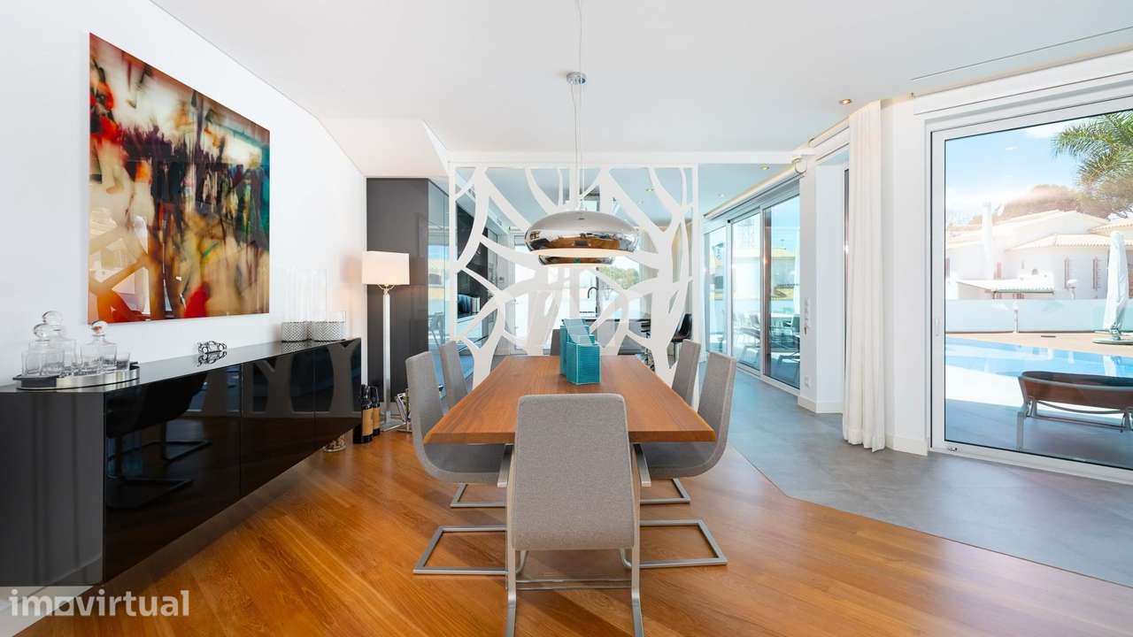 Moradia de Luxo Contemporânea a 200m da Praia da Galé com Vista Mar In - Grande imagem: 3/43