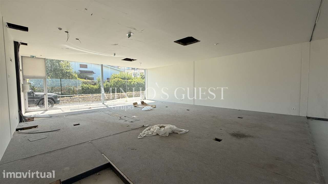 Loja / Escritório 1 Andar c/ duas frentes (200m2) - Lamaçães, Braga - Grande imagem: 2/17