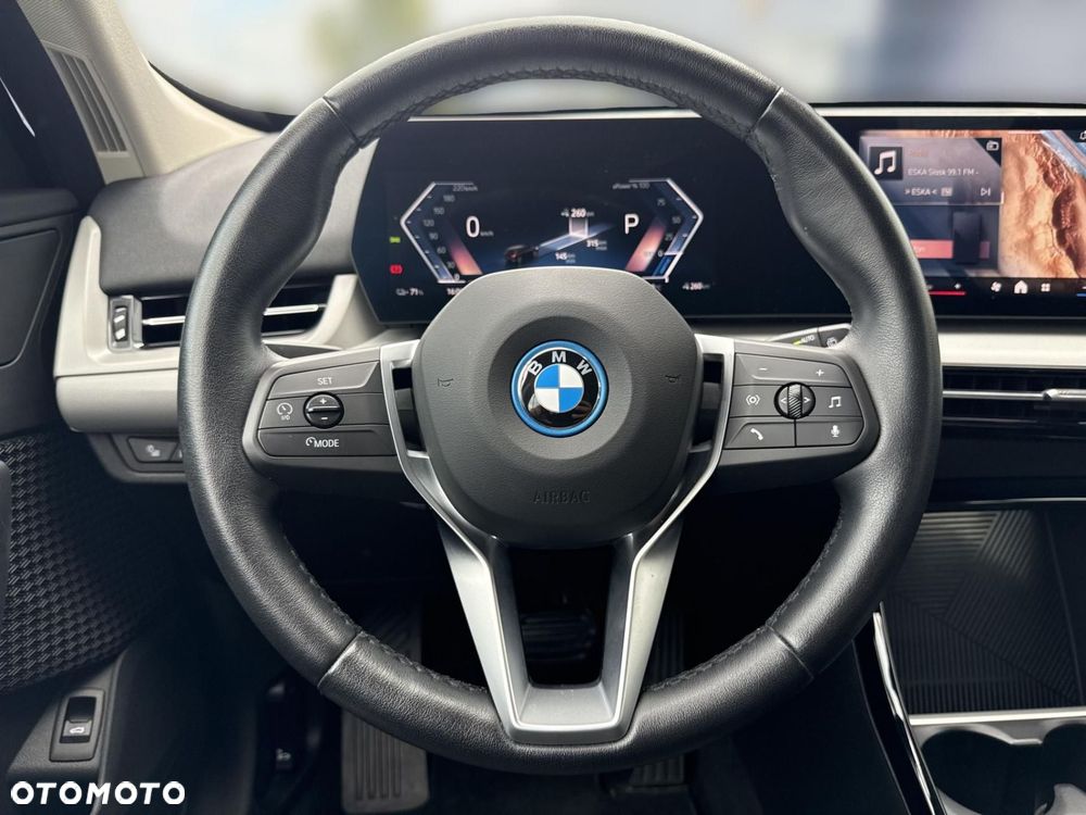 BMW iX1 - 12