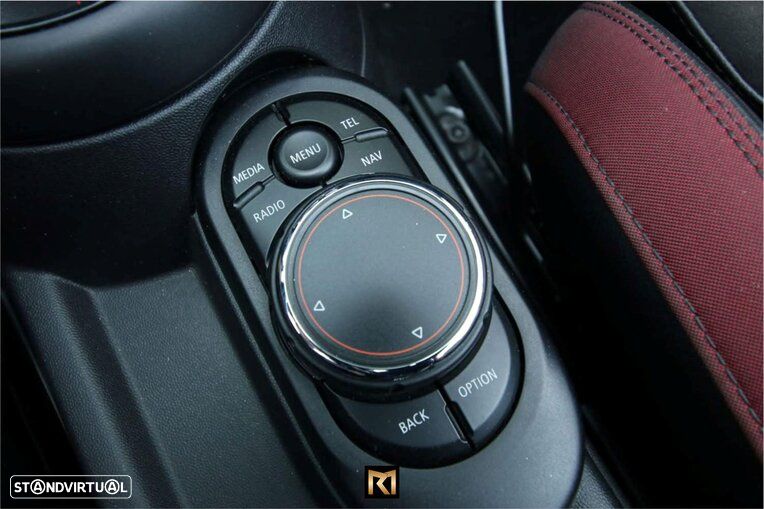 MINI Cabrio John Cooper Works - 23