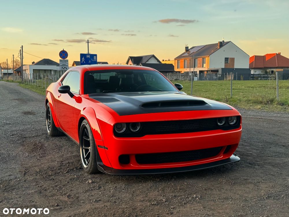 Dodge Challenger - 8