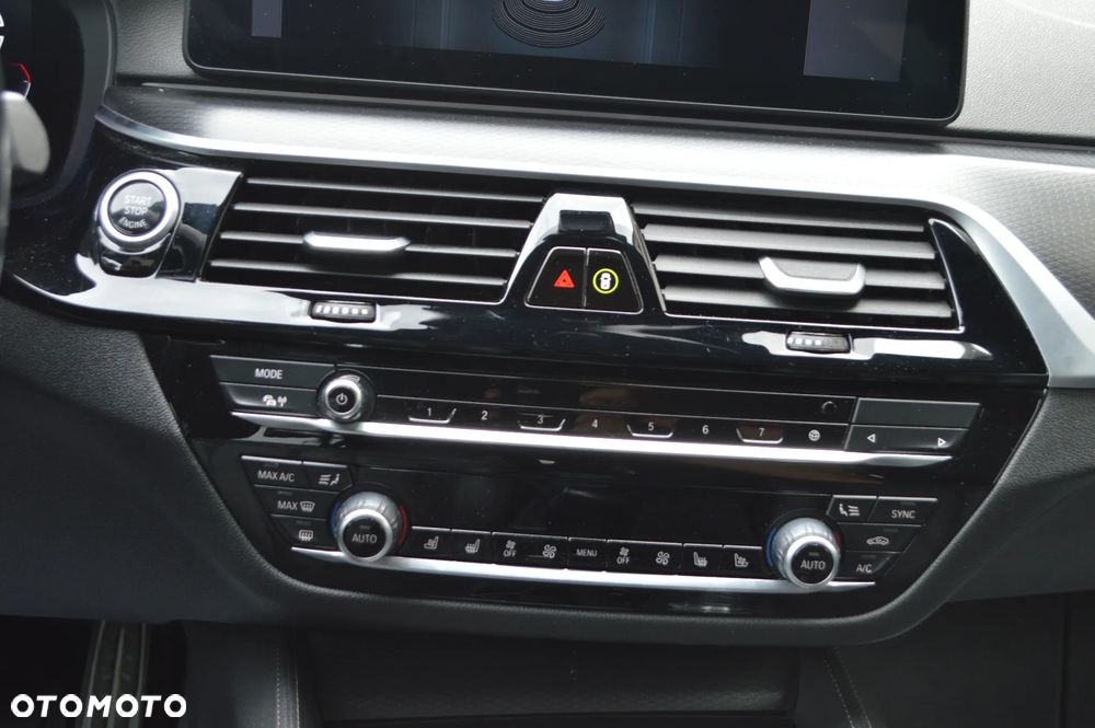BMW Seria 5 520d MHEV Sport - 28