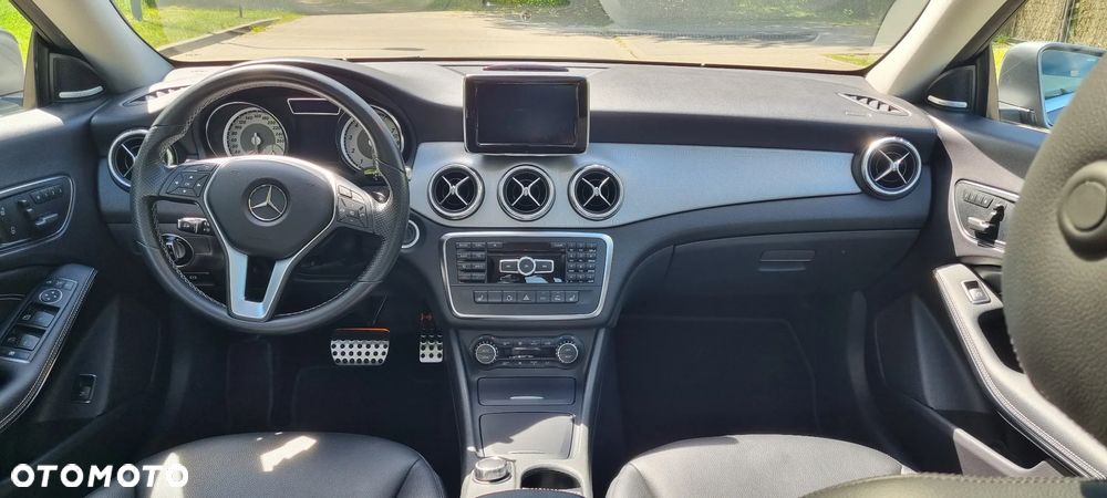 Mercedes-Benz CLA 250 4Matic 7G-DCT UrbanStyle Edition - 26