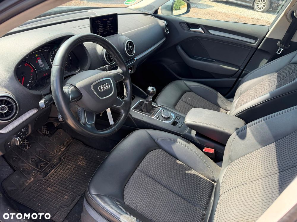 Audi A3 Sportback 2.0 TDI Ambiente - 10