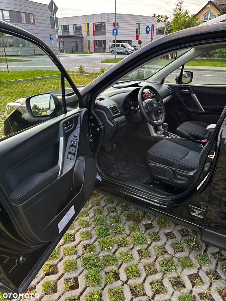 Subaru Forester 2.0 D Exclusive Lineartronic - 10