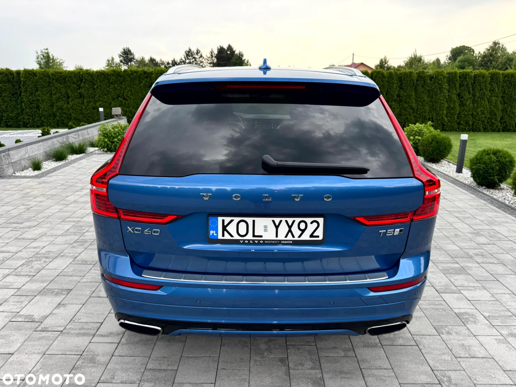 Volvo XC 60 T5 AWD R-Design - 5