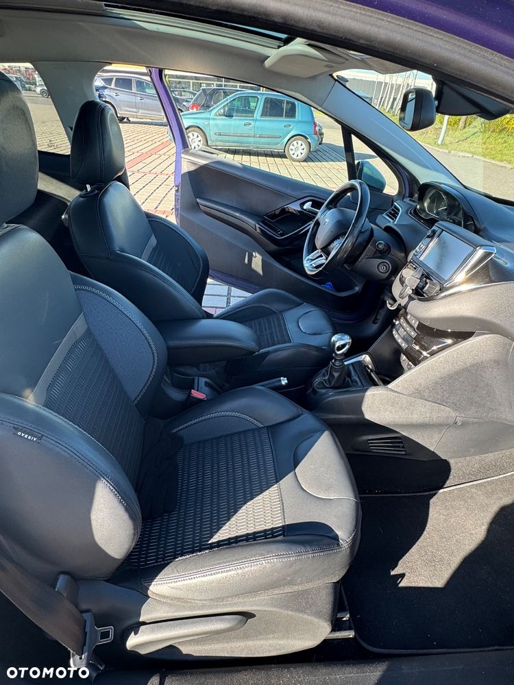 Peugeot 208 1.6 e-HDi Allure STT - 14