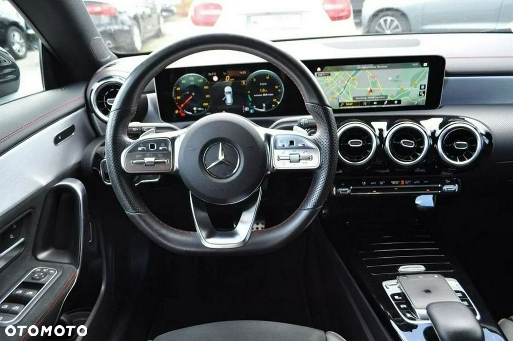 Mercedes-Benz CLA 200 7G-DCT AMG Line - 26