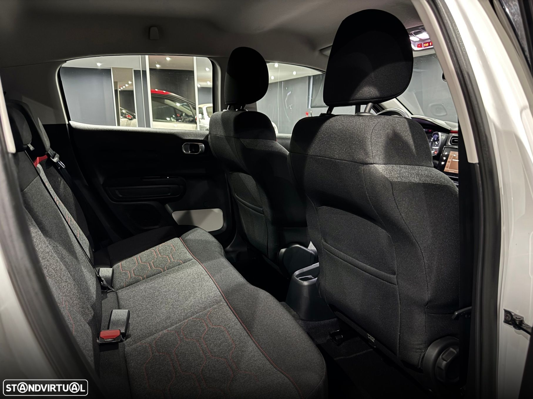 Citroën C3 1.2 PureTech Shine - 29