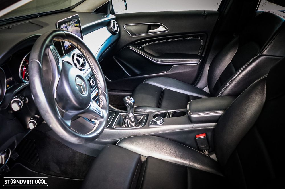 Mercedes-Benz GLA 180 d Urban - 20