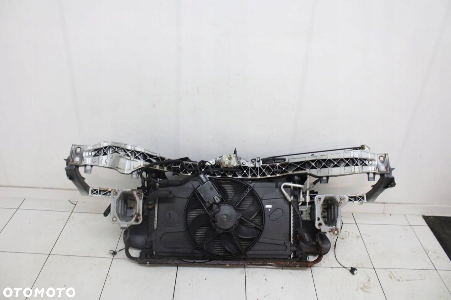 PAS PRZEDNI CHŁODNICE BELKA FORD FOCUS MK2 LIFT 2007R- 1.6 B - 7