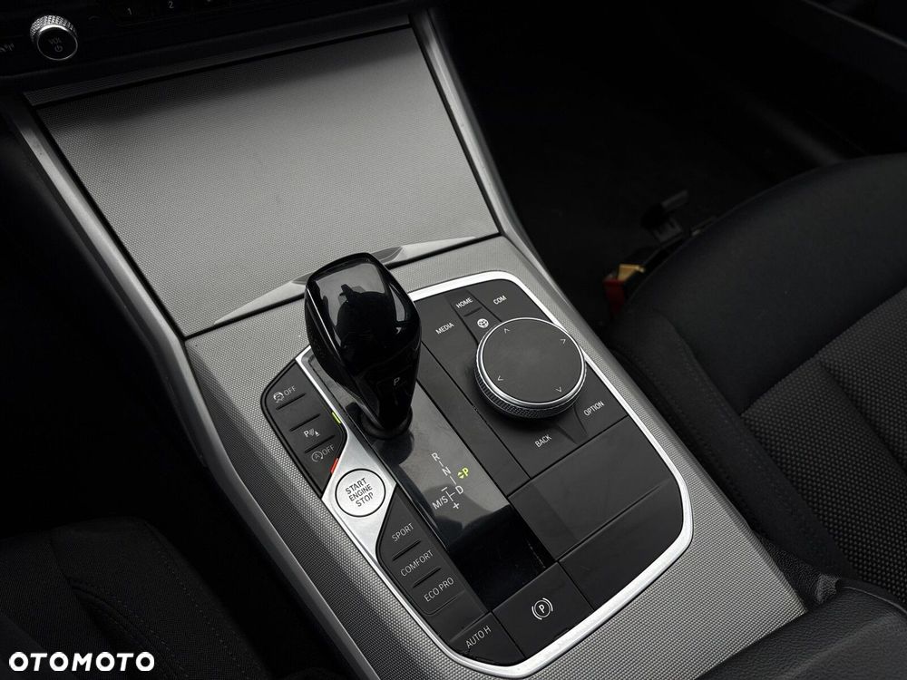 BMW Seria 3 318i Advantage - 12
