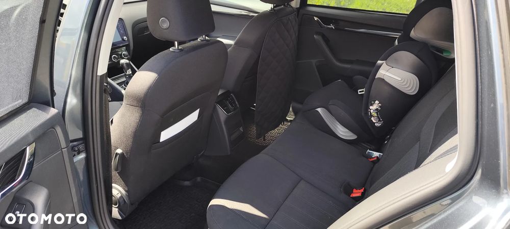 Skoda Octavia 2.0 TDI Style DSG - 9