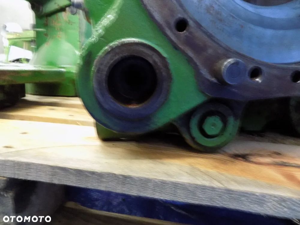 obudowa tylnego mostu tył L78574 john deere 6300 6100 6200 6400 - 8