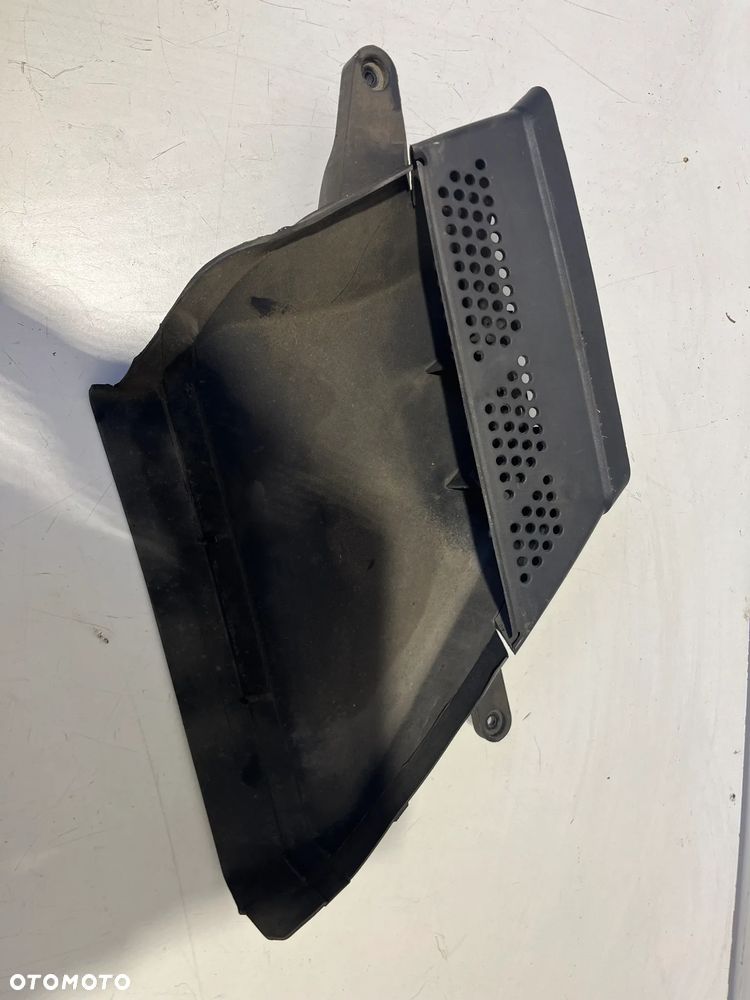 AUDI A4 B8 DOLOT WLOT POWIETRZA 8K0129618E - 1