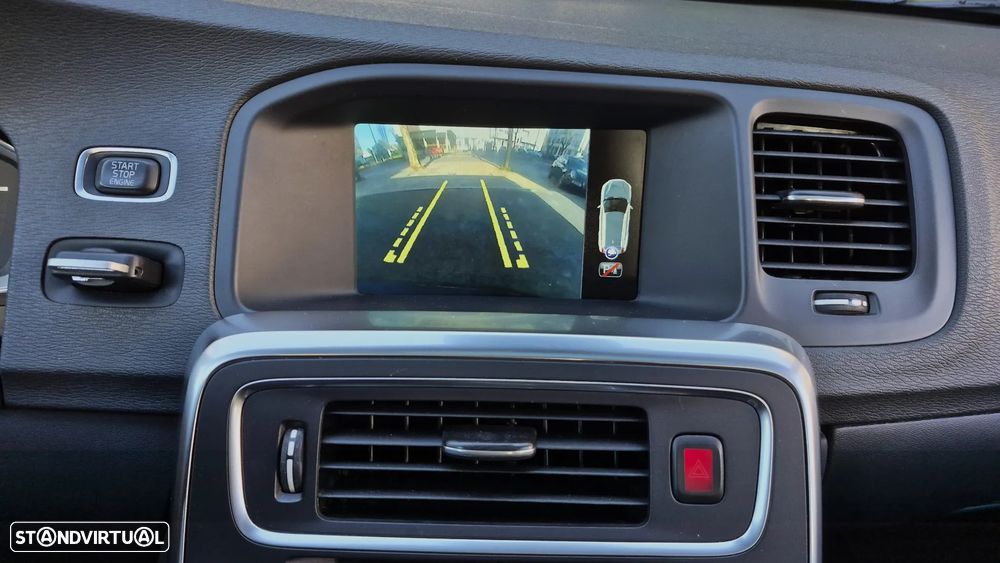 Volvo V60 D6 Plug-In-Hybrid AWD Geartronic Momentum - 11