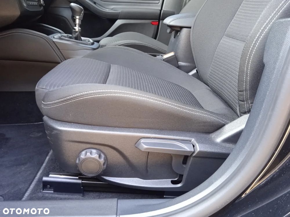 Ford Focus 1.0 EcoBoost Titanium X - 33