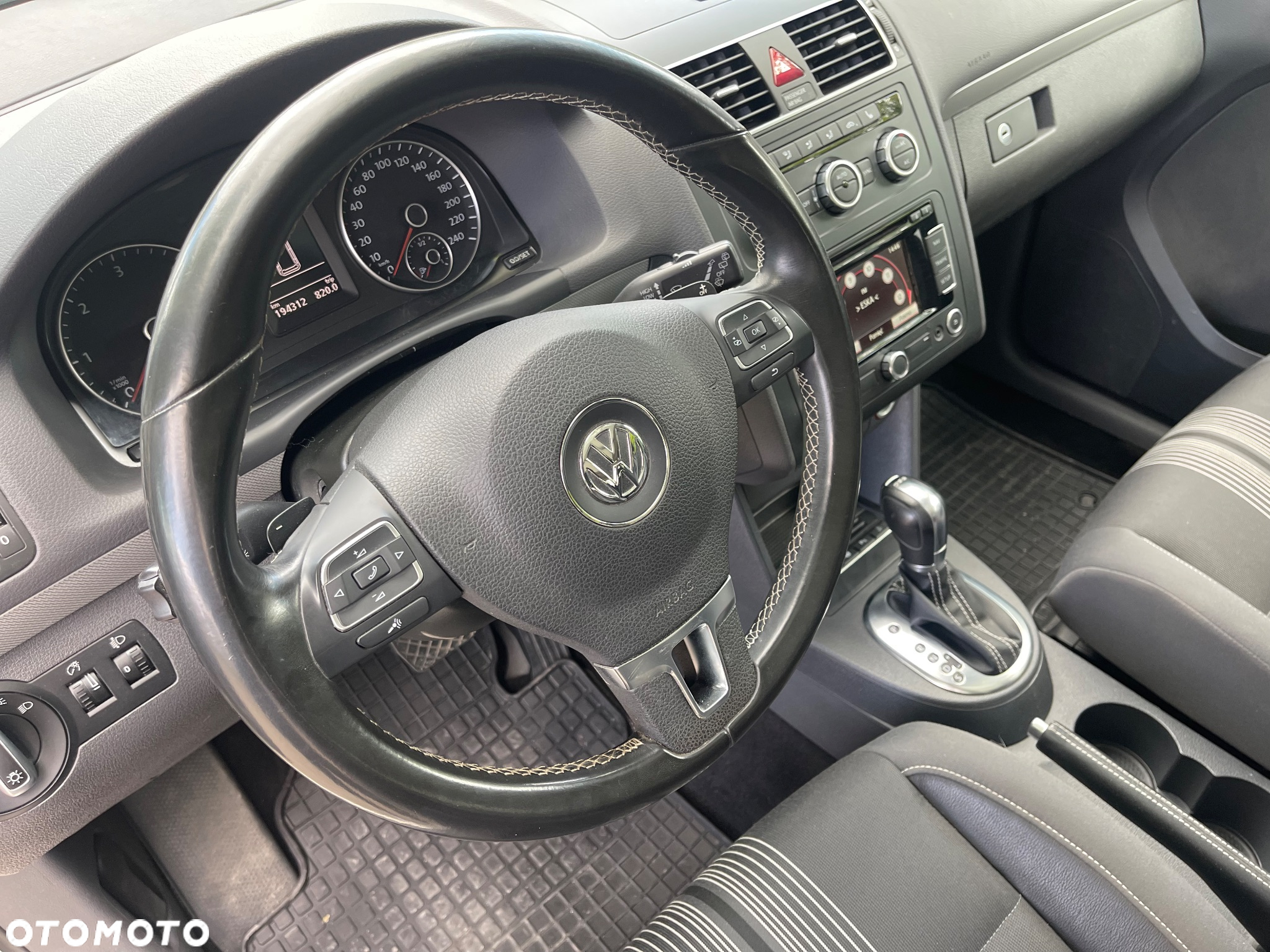 Volkswagen Touran 2.0 TDI DPF Highline DSG - 32