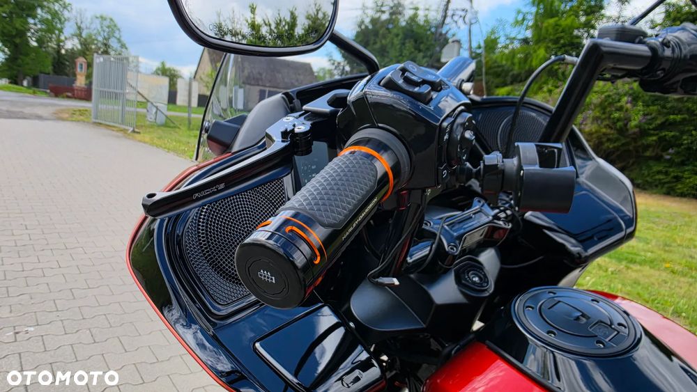 Harley-Davidson Touring Road Glide - 16