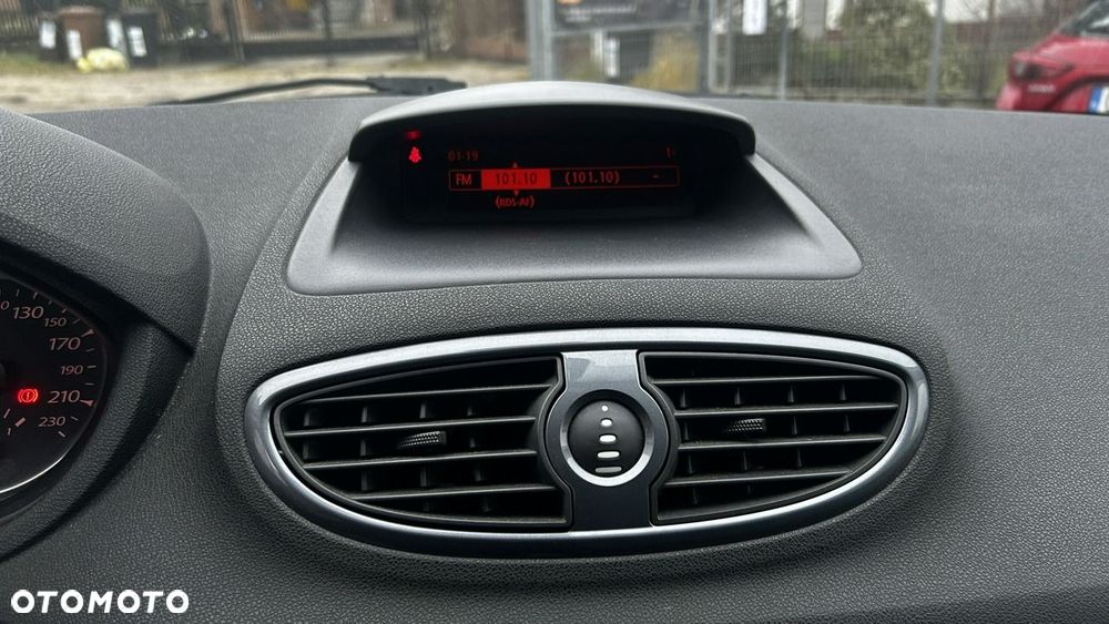 Renault Clio - 17