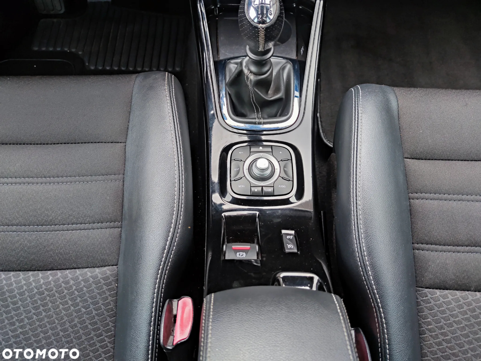 Renault Megane Grandtour ENERGY TCe 130 BOSE EDITION - 22