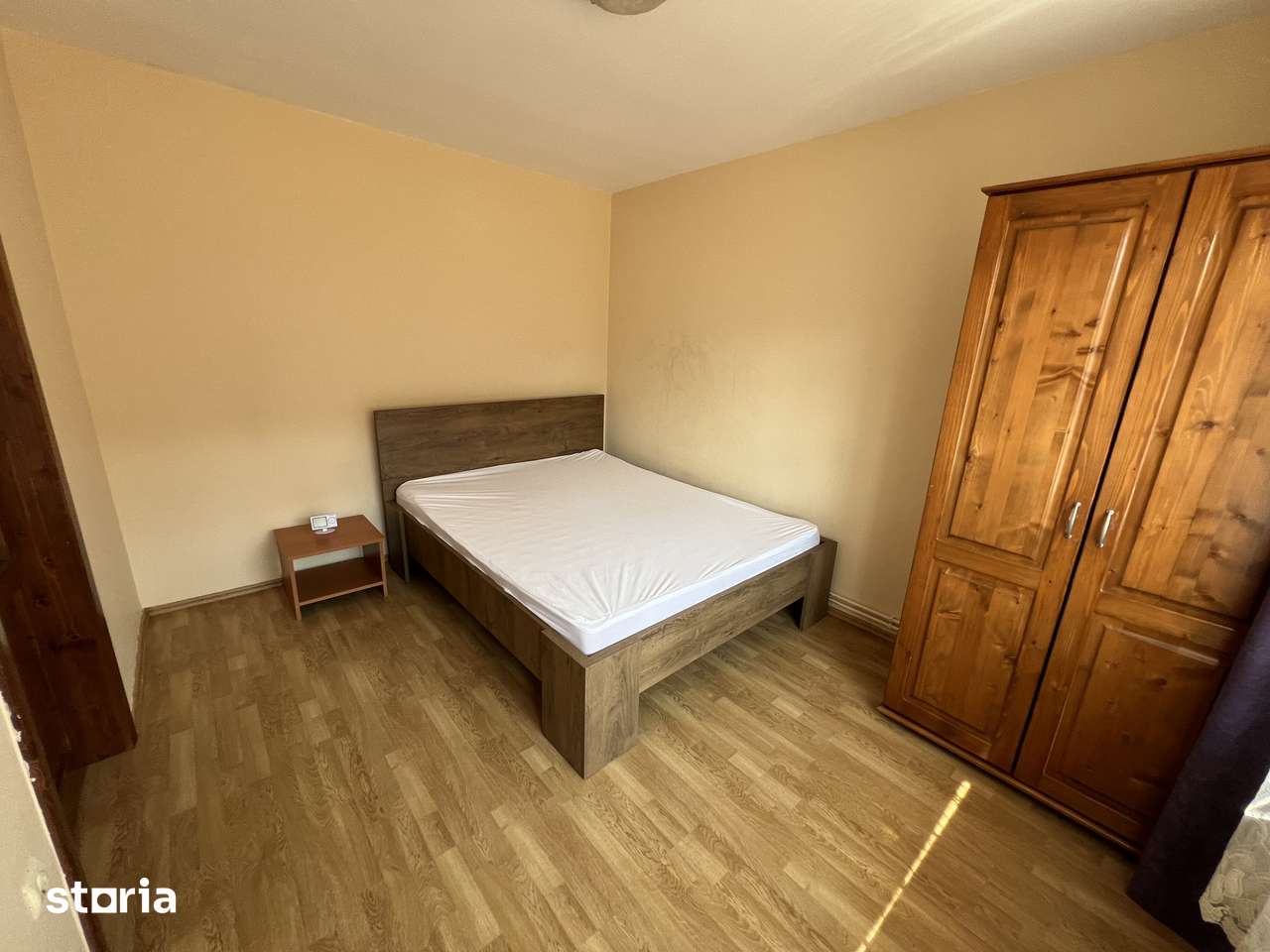 INCHIRIEZ apartament 3 camere decomandat, zona Turnisor — fotografia 1