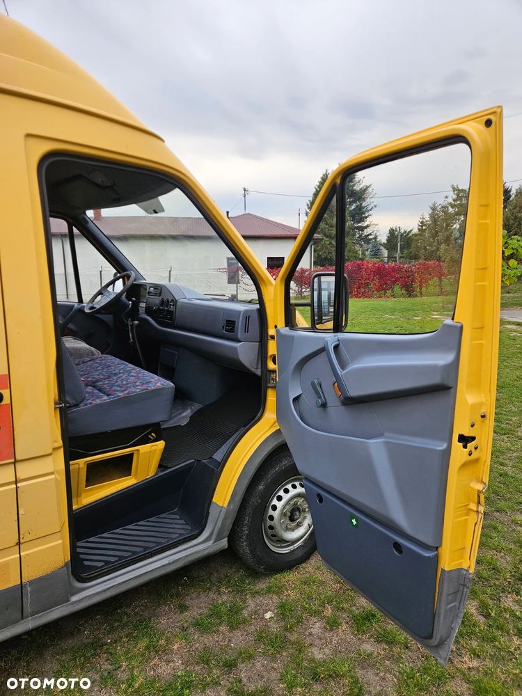 Mercedes-Benz Sprinter 210 - 16