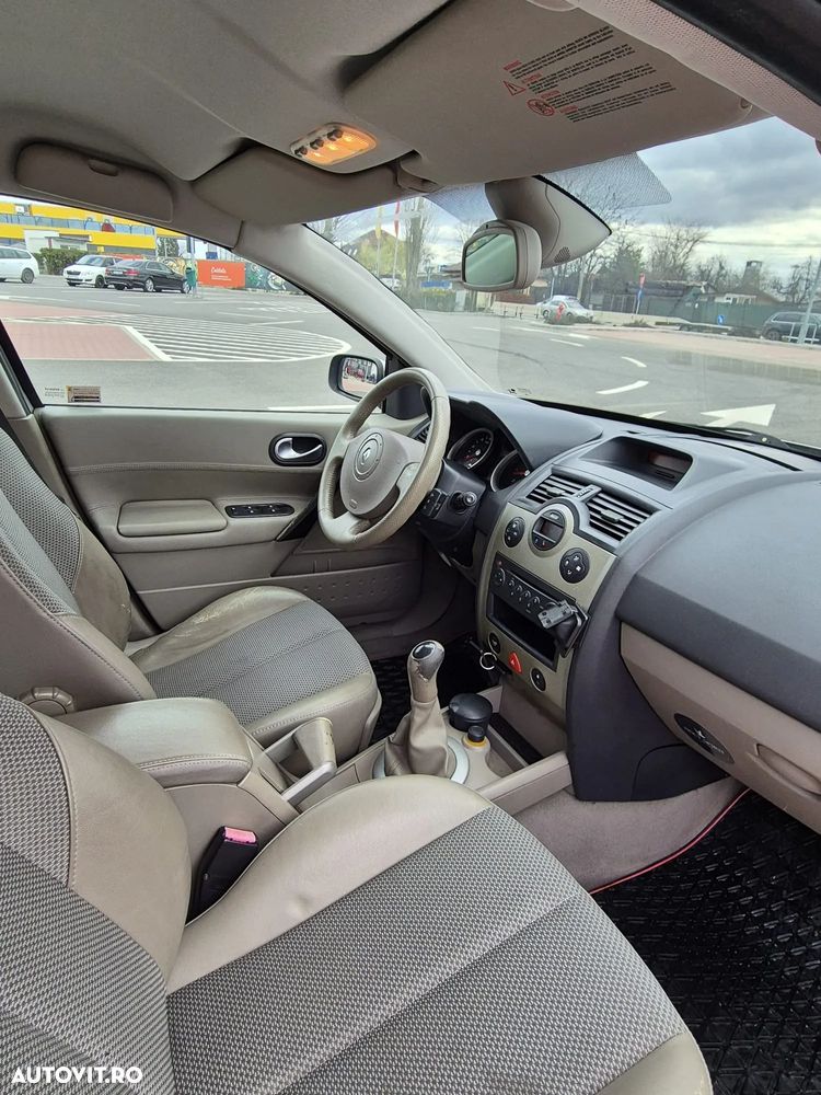 Renault Megane 1.6 Privilege - 9