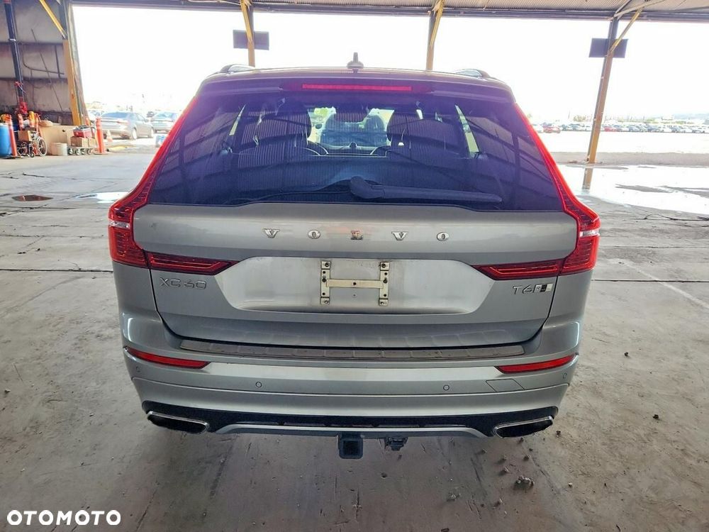 Volvo XC 60 T6 AWD R-Design - 6