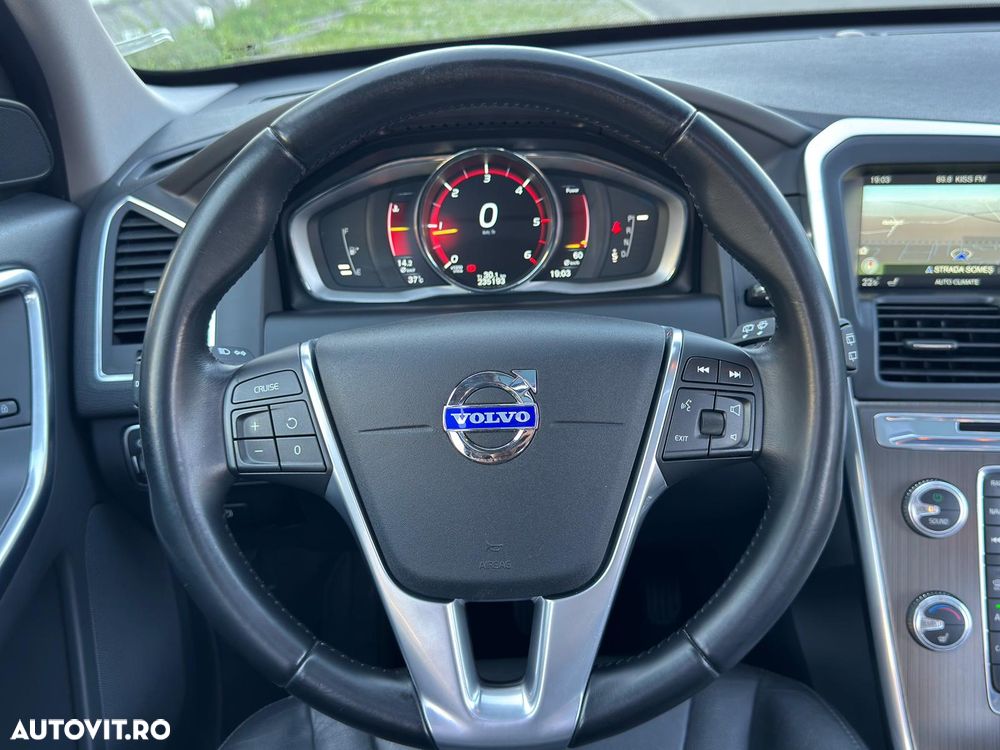 Volvo XC 60 D4 Geartronic Summum - 21