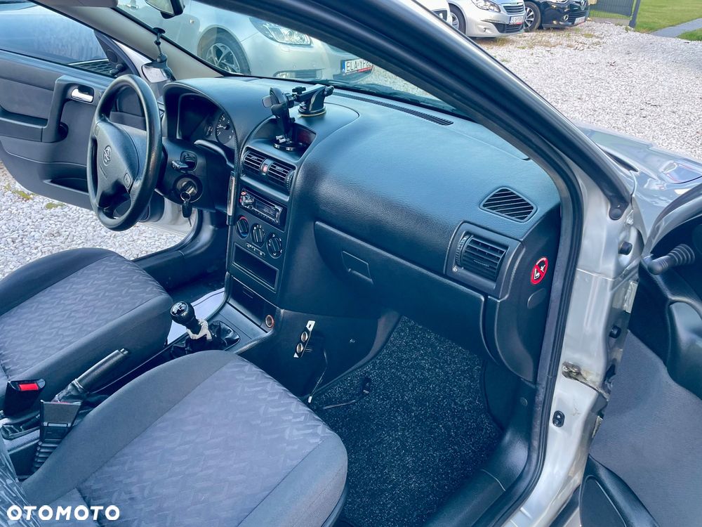 Opel Astra 1.6 GL - 27