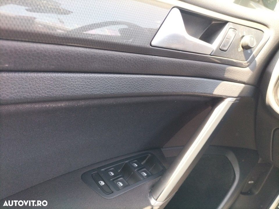 Volkswagen Golf - 13